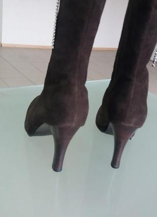 Нарядні замшеві коричневі чоботи з гарним декором 40 розміру2 фото