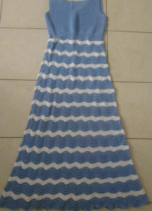 Платье длинное макси в пол голубое белое вязаное2 фото