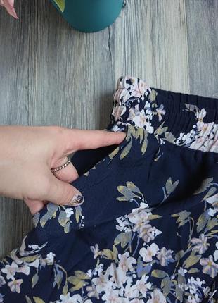 Красивые женские брюки свободного фасона в цветы вискоза батал большой размер2 фото