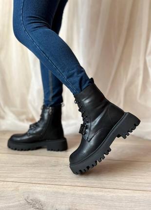 Жіночі зимові шкіряні чорні черевики з хутром натуральна шкіра зимні ботинки берці на блискавці зима