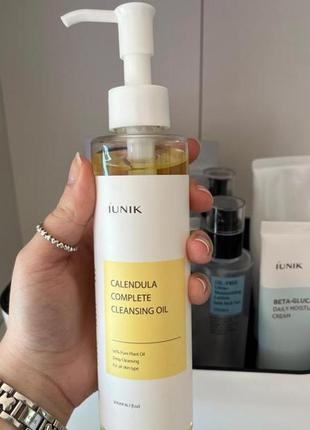 Заспокійлива очищувальна гідрофільна олія з календулою iunik calendula complete cleansing oil  200м