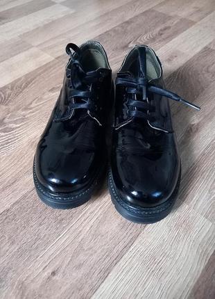 Взуття  чорне, 32 розмір, 20 см2 фото