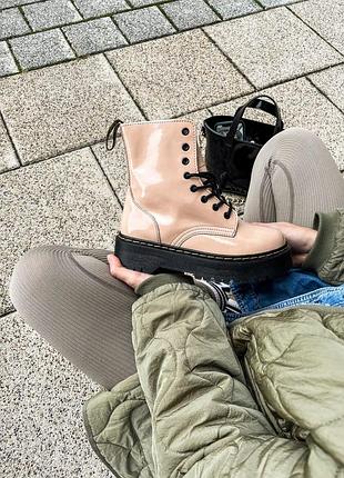 Жіночі черевики dr. martens jadon light beige
знижка sale / smb