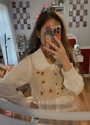 Топ топик кофта кофточка вязаный вязаная кроп короткая короткий укороченый укороченая цветы цветочки с цветами цветочками беж бежевый бельевая принт