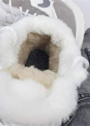 Зимние женские кроссовки на меху7 фото