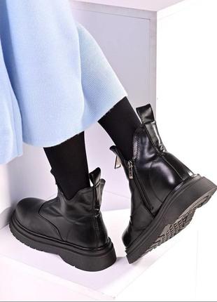 Ботинки , сапоги женские зимние черные тракторная грубая подошва2 фото