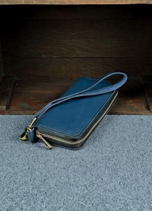 Кожаный кошелек клатч на круговой молнии с ремешком, натуральная кожа итальянский краст, цвет синий