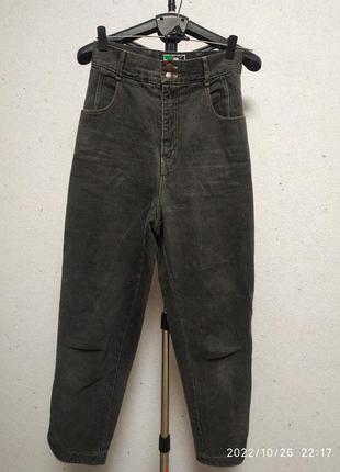 Джинсы - мом