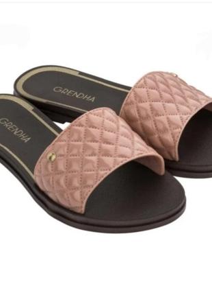 Женские шлепанцы grendha ipanema cacau sublime slide fem  17895-90936