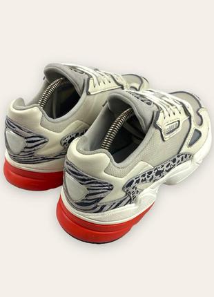 Крутые кроссовки adidas falcon2 фото