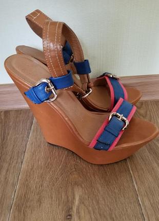 Новые босоножки