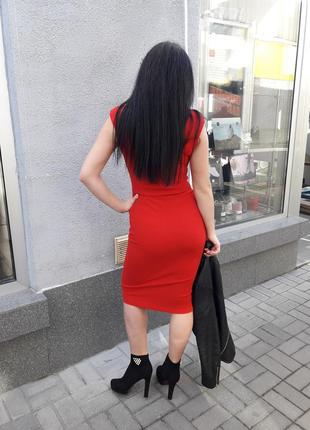 Эффектное красное платье3 фото
