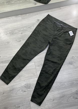 Джинсы с военной раскраской