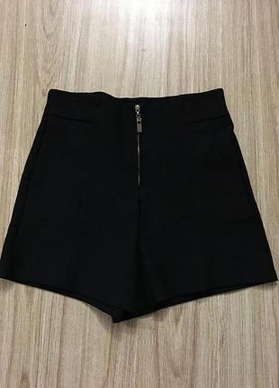 Шортики на високій талії