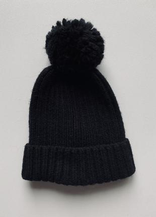 Чорна однотонна шапка демісезон/єврозима
