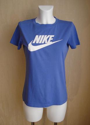 Nike sportswear essential, футболка, р.s