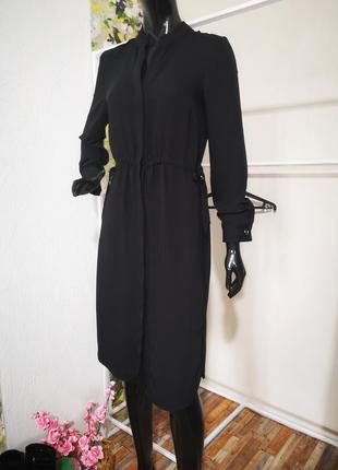Гарна чорна сукня на  ґудзиках