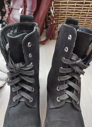 Практически новые зимние, замшевые ботинки5 фото