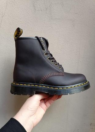 Черевики dr. martens 1460 коричневі  з пропиткою в crazy horse шкірі черевикам dr. martens 1460 crazy horse brown