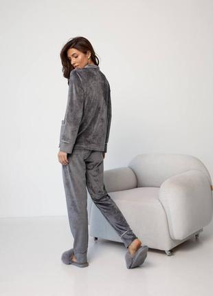 Піжама плюш велюр костюм для дому та сну сірий пижама на ґудзиках з кишенями3 фото