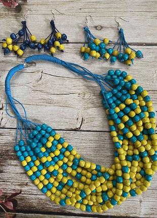 Патріотичне намисто до вишиванки