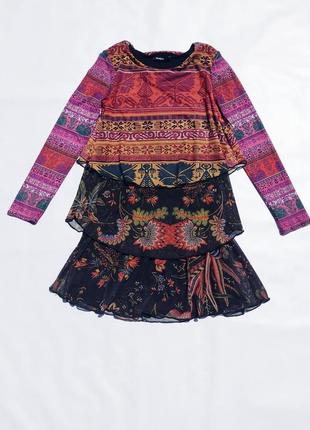 Яркое стильное разноцветное платье бренда desigual