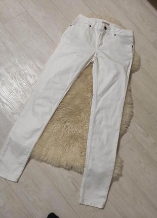 Шикарні білі джинси burberry brit3 фото