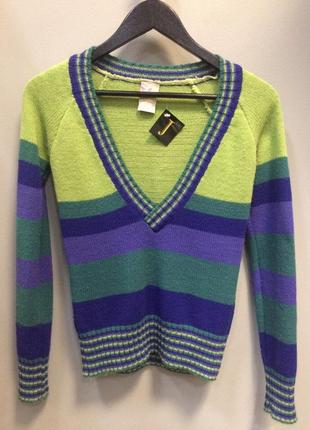 Джемперок з трикутним вирізом