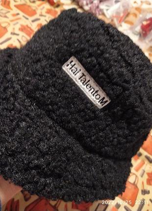 Капелюх на осінь або весну