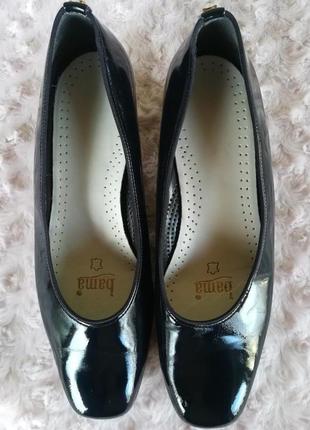 Туфлі жіночі лакові шкіряні  на зручному каблуку2 фото
