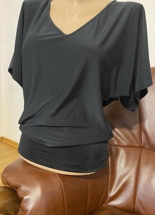 Блузка чорного кольору