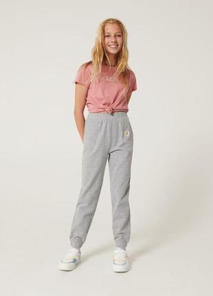 Трикотажные спортивные штаны джогеры sinsay польша утеплённые на флисе на девочку