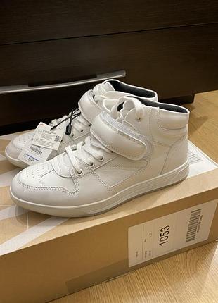 Кросівки zara
