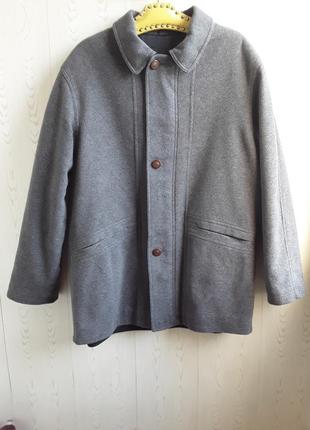 Вовняне пальто з підстібкою