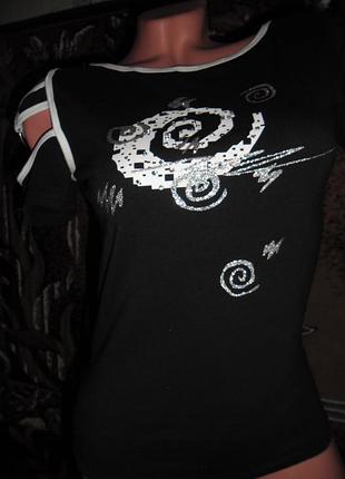 Нарядна футболочка