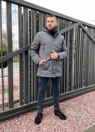 Зимова сіра куртка