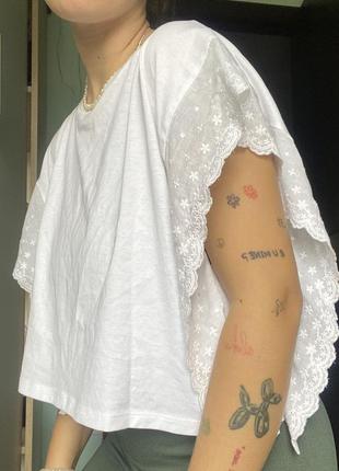 Футболка біла