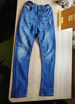 Джинси узкачі на 7-8лет