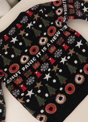 Дитячий светрик в новорічний принт