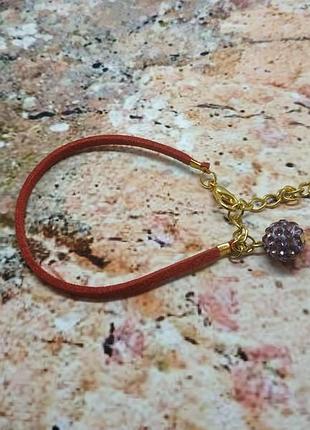 Замшевый браслет красная нить
