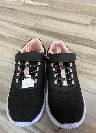 Кросівки для дівчинки