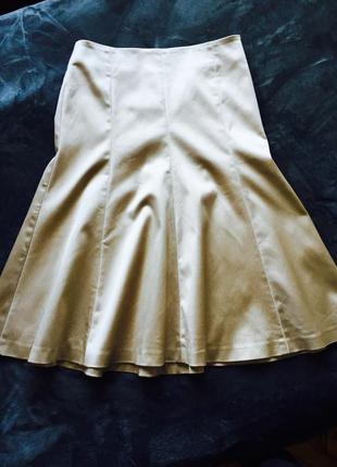 Красивая нарядная миди юбка из тяжелого атласного шелка4 фото