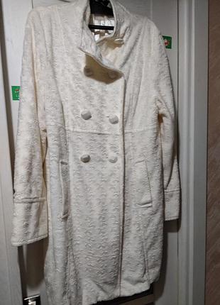 Красивое, нарядное пальто, р.18