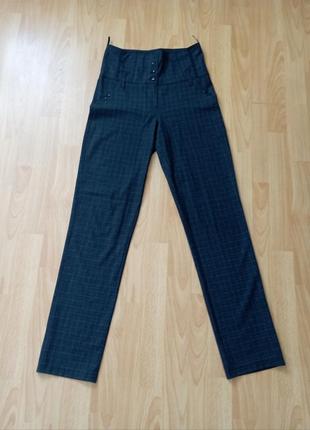 Брюки с высокой посадкой