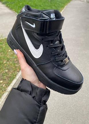 Жіночі кросівки зимові nike