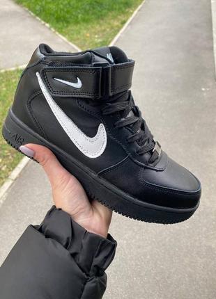 Жіночі кросівки зимові nike3 фото