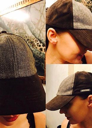 Кепка коричневого кольору