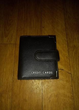 Футляр для кредитных карт с защелкой кардхолдер