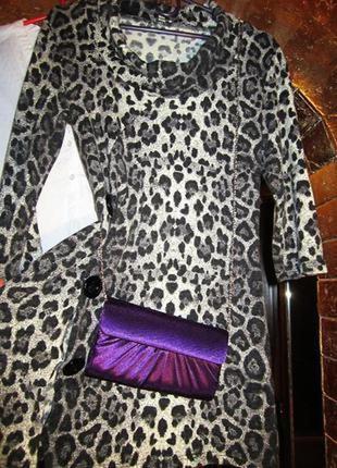 Леопардовое платье с разрезом на бедре3 фото