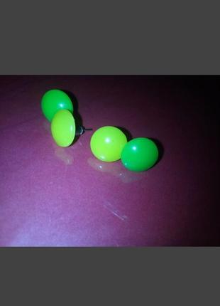 Милые серьги-гвоздики